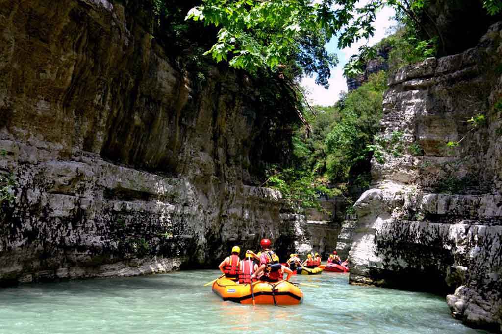 Rafting in Osumi Canyons